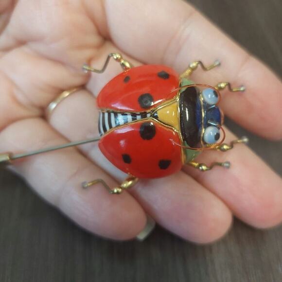 Cynthia Chuang Ladybug Proclain Artisan Stick Pin Lapel, Jewelry 10 - Picture 3 of 9